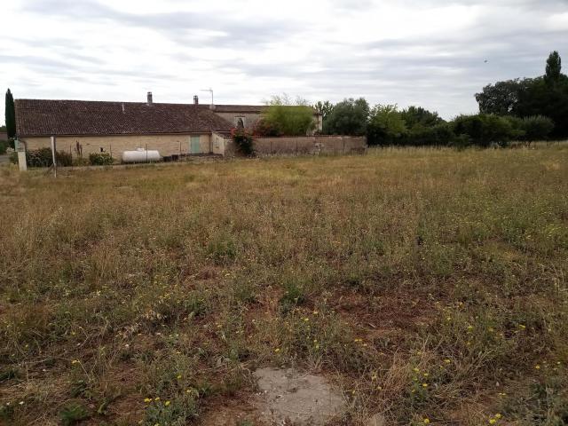 Terrain vente à Saintes, Montpellier-de-médillan
