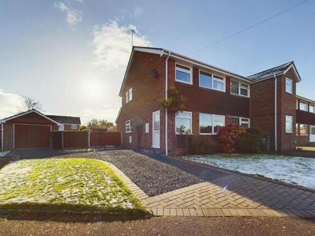 House for sale in Lower Wick, Worcestershire