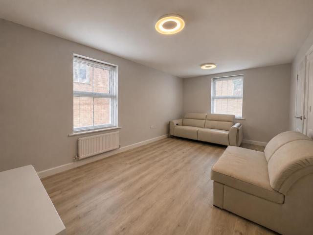 Room for rent in Crookhorn, Spring Vale