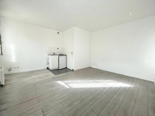 Studio location à Centre, Bagnolet