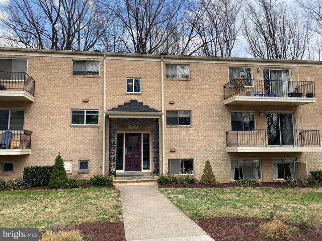 Condo for sale in Bethesda