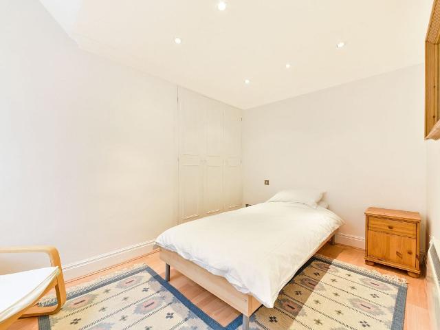 Studio for rent in Knightsbridge, Greater London