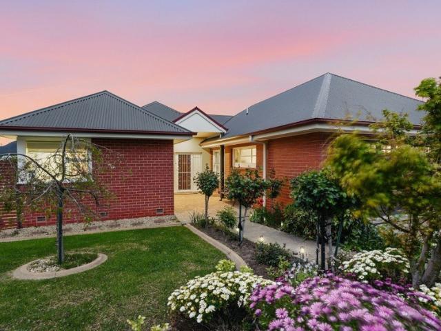 House for sale in Montrose, Hobart