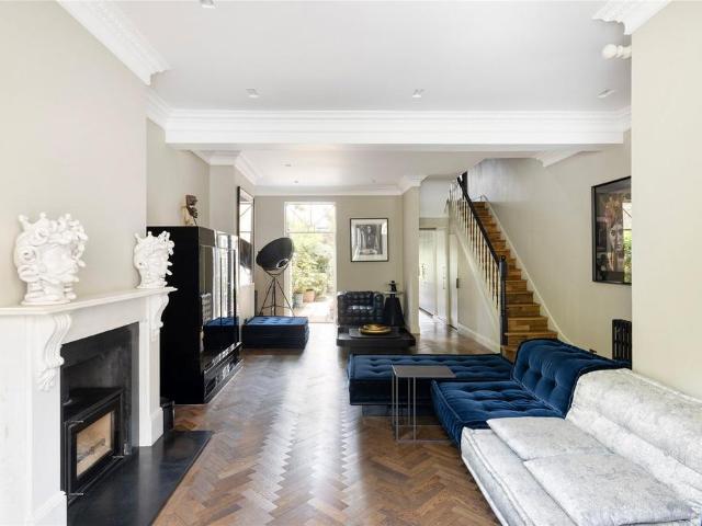 House for rent in London Borough of Hammersmith and Fulham, Greater London