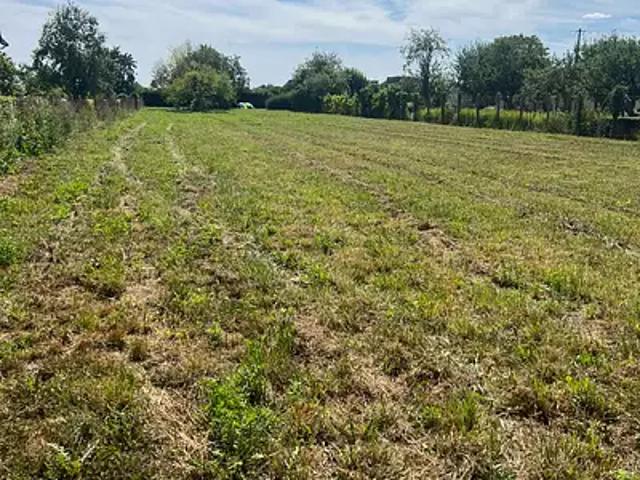Terrain vente à Châtellerault, Monts-sur-guesnes