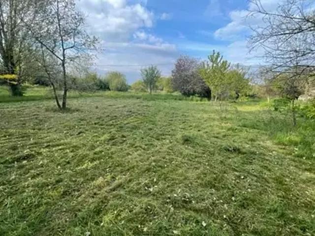Terrain vente à Châtellerault, Monts-sur-guesnes