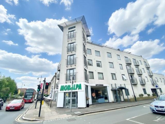 Apartment for rent in London Borough of Merton, South Wimbledon