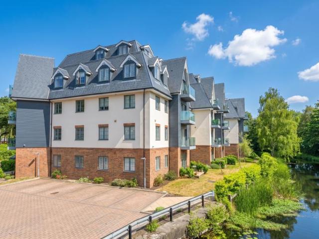 Apartment for rent in Sheerwater, Woking