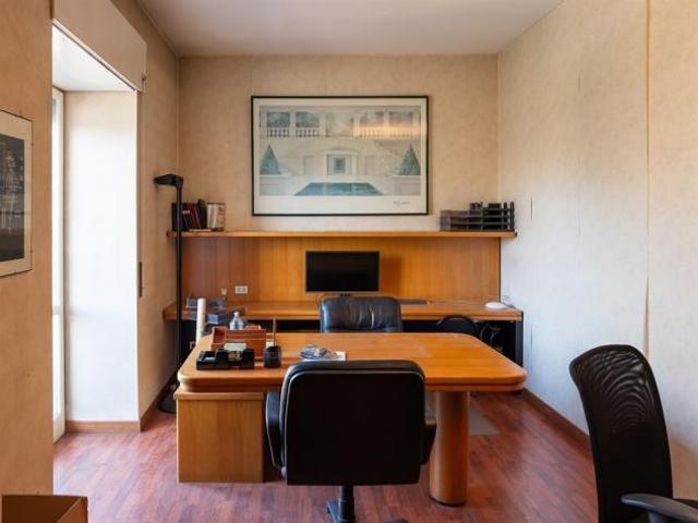 Ufficio in affitto a Monza, Lombardia