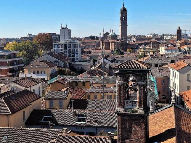 Appartamento in vendita a Monza, Lombardia