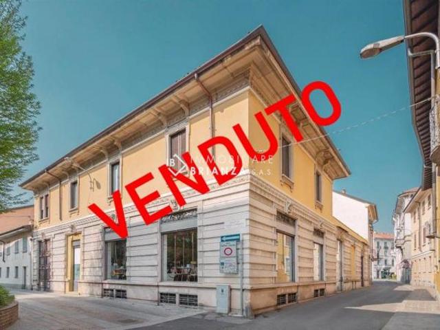Locale Commerciale in vendita a Monza, Lombardia
