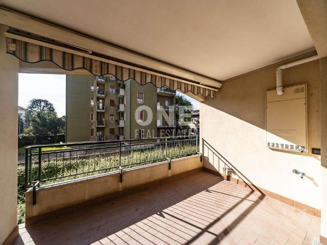 Appartamento in affitto a Cazzaniga, Monza