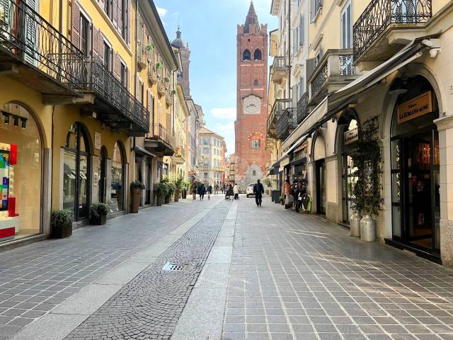 Appartamento in affitto a Centro, Monza