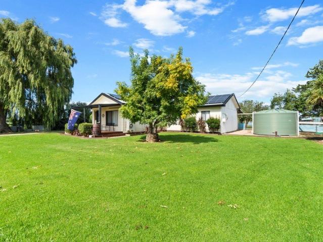 Cottage for sale in Denison, Victoria