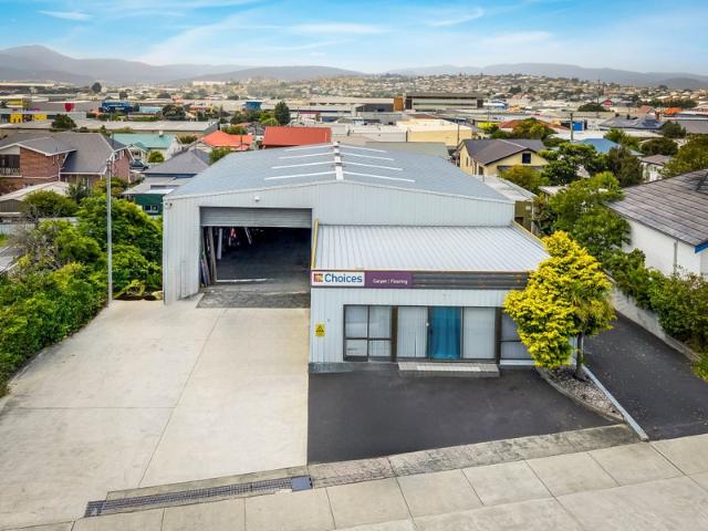 Warehouse for rent in Moonah