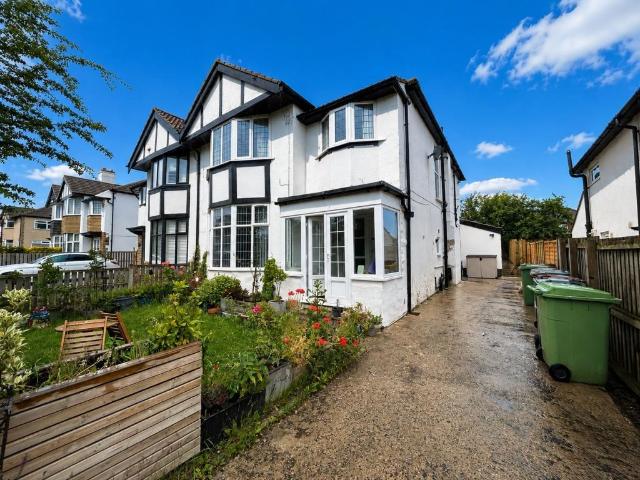 Apartment for rent in Moortown, West Yorkshire