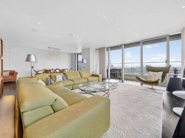 Apartment for rent in Lyons, Greater London