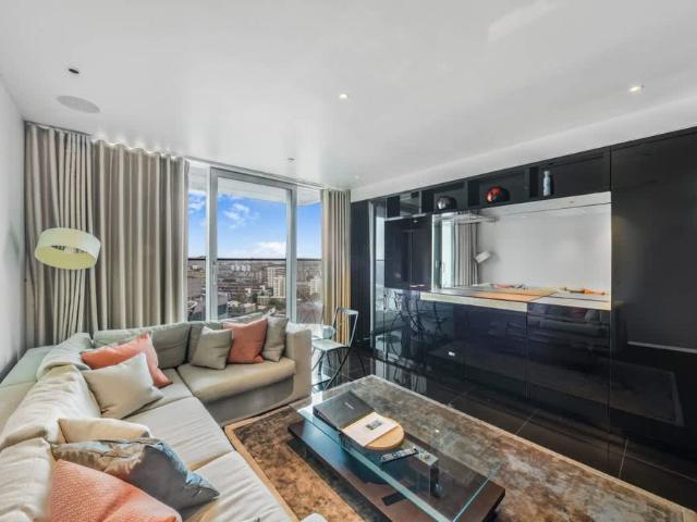Apartment for rent in Lyons, Greater London