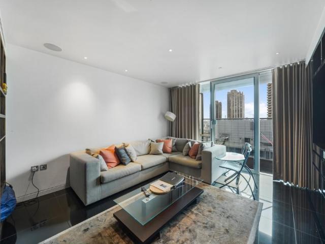 Apartment for rent in Lyons, Greater London