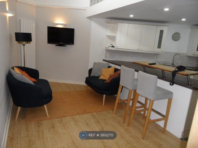Room for rent in Elmfield, Leicestershire