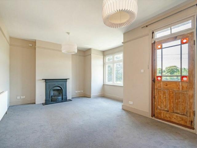 House for rent in St Margarets, Cat Hill