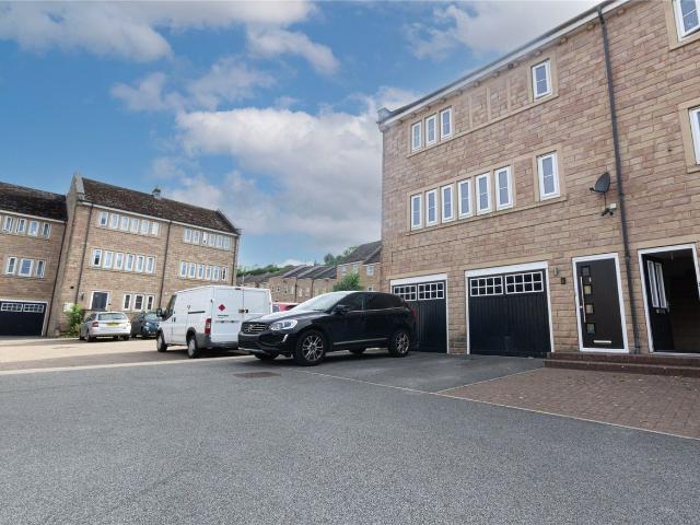 House for rent in New Mill, West Yorkshire