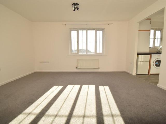Apartment for rent in Paleside, Wakefield