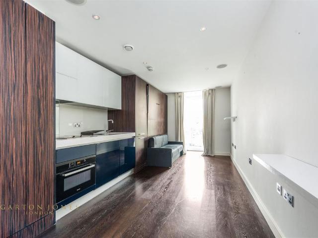 Studio for rent in Grosvenor Waterside, Greater London