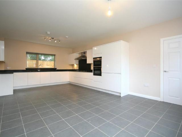 House for rent in Ewens Farm, Golden Valley