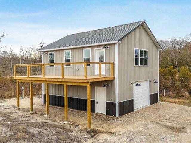 House for sale in Delmont