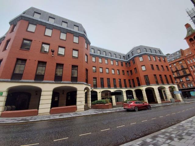 Studio for rent in Calderstones