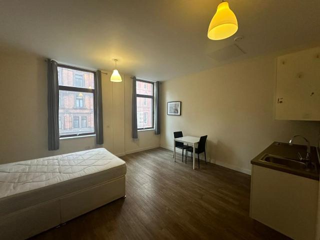 Studio for rent in Calderstones