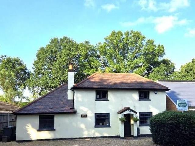 House for sale in Barton Stacey, Hampshire