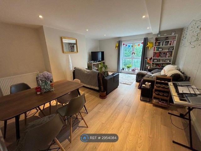 Apartment for rent in Hyde Park, West Yorkshire