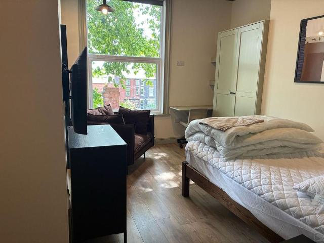 House for rent in Hyde Park, West Yorkshire