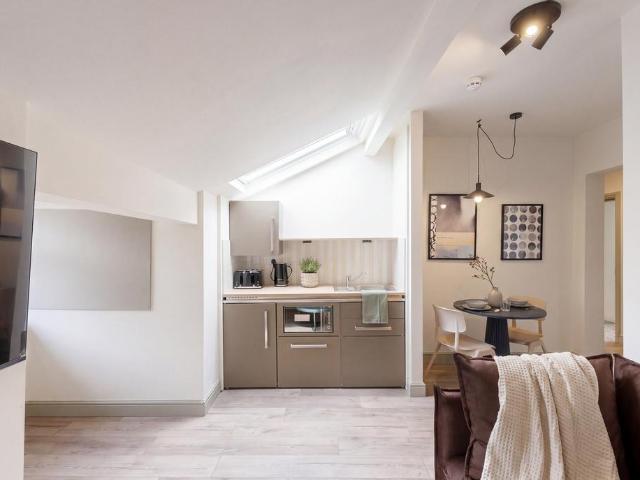 Apartment for rent in Hyde Park, Leeds