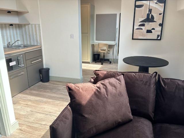 Studio for rent in Hyde Park, West Yorkshire