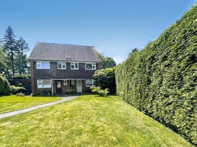 House for sale in Fole, Surrey