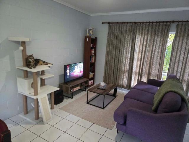 Room for rent in Mooroobool, Cairns