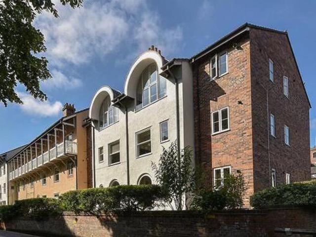House for sale in Knutsford