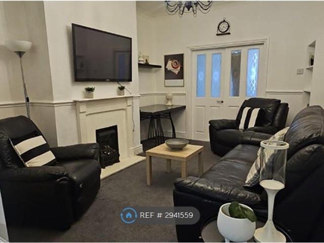 Apartment for rent in Moorside, Salford