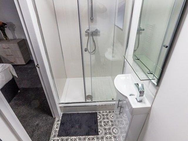 Room for rent in Moorside, Salford