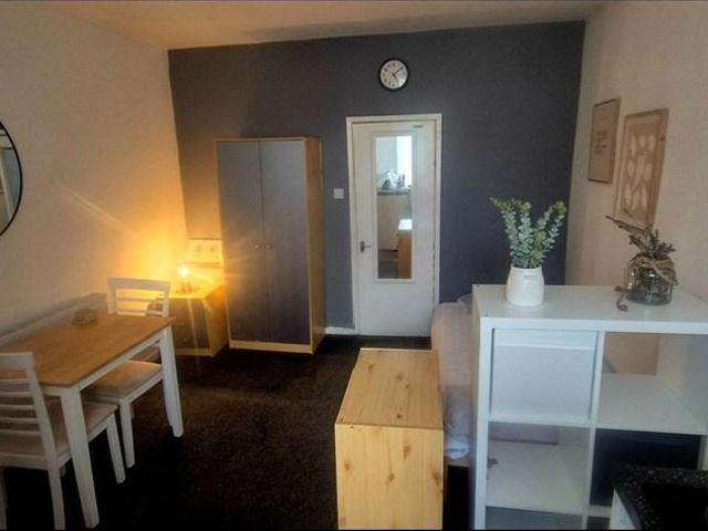 Apartment for rent in Moorside, Salford