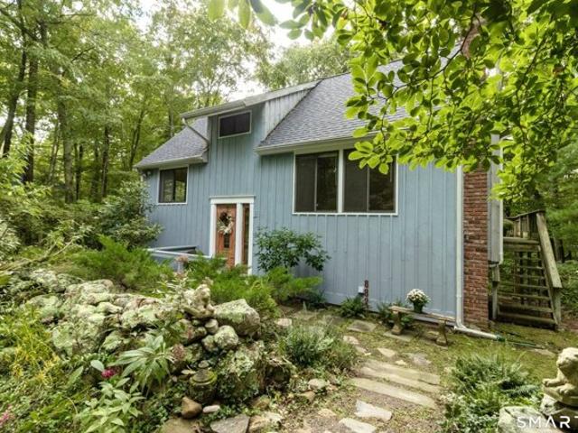 House for sale in Leetes Island, Guilford