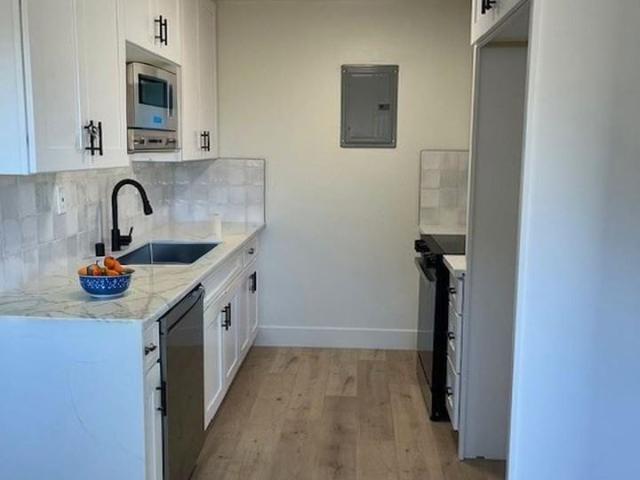Apartment for rent in Huntington Beach, California