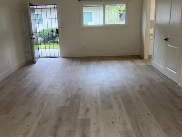 Apartment for rent in Huntington Beach, California