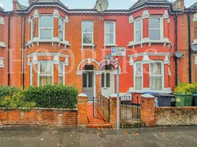 House for rent in Cricklewood, Greater London