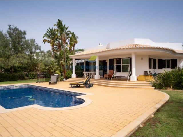 Vivenda venda em Albufeira e Olhos de Água, Albufeira