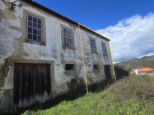 Casa venda em Póvoa de Codeçais, Fornelo do Monte