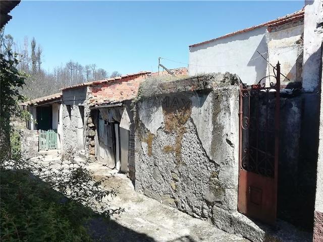 Casa venda em Torrozelo e Folhadosa, Seia